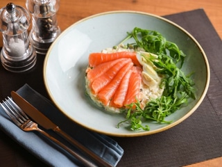 Олів'є з слабосолоним лососем