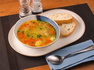 Курячий бульйон з мітболами