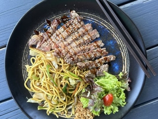 Mi xao hovězí steak
