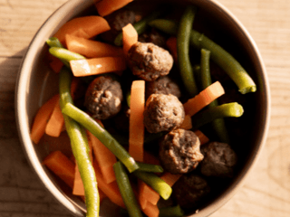 М'ясні кульки з овочами