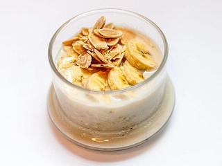 Overnight Oats with Banana and Almonds