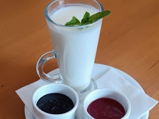 МАЦОНІ З ТОПІНГОМ