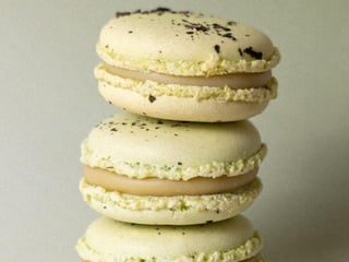 Макарон Жасмин-юзу-маракуя