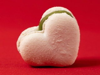 Макарон-сердечко Матча-вишня 