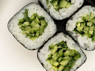 Макі з огірком