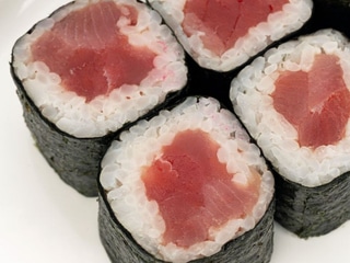 Макі з тунцем