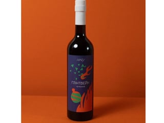 Червоний глінтвейн в пляшці