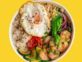 Pad Kra Pao z krewetkami
