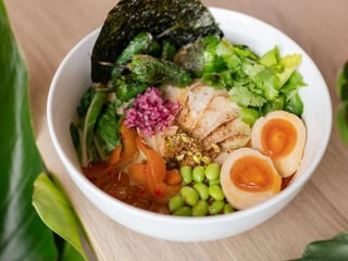 RAMEN PISTACJOWY