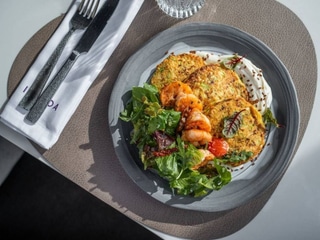 Оладки із Кабачків з Тигровою креветкою та Кокосовим йогуртом