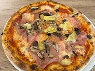 13. Prosciutto E Funghi