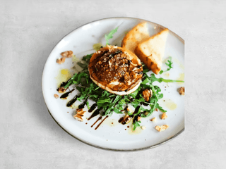 Formaggio di capra, rucola, mostarda di fichi