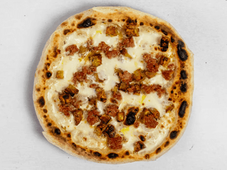 Salsiccia con carciofi