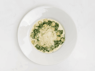 Gnocchi di spinaci con pancetta e crema di Gorgonzola