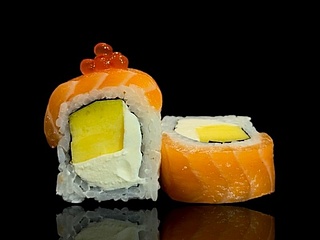 PHILADELPHIA SAKE MANGO 8 szt.