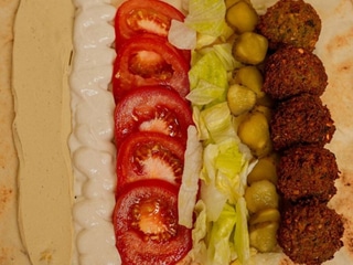 Falafel Classic з маринованим огірком (400 г / 770 ккал)