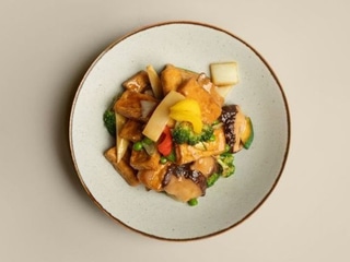 702 TOFU S BAMBUSOVÝMI VÝHONKAMI A HUBAMI