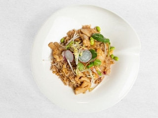 901 PRAŽENÁ RYŽA S KURACÍM MÄSOM