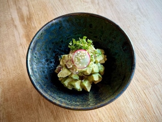 Avokádový salát s tuňákem