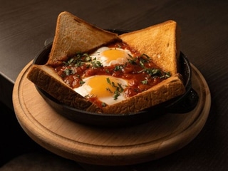 Шакшука з томатною сальсою