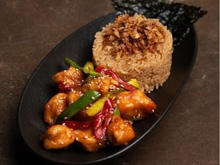 Азійська курка з рисом