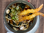 Udon polévka s krevetami v tempuře