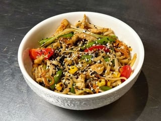 Удон з куркою (10 грн на благодійність)