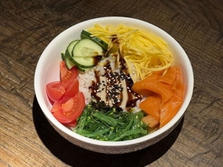 Боул з лососем