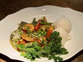 Креветки в зеленому карі