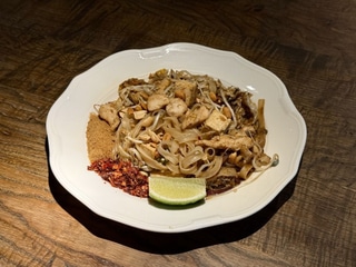 Пад Тай з куркою