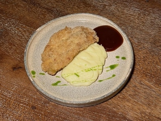 Курячий шніцель з картопляним пюре 