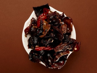 Мариновані гриби муер в банці 