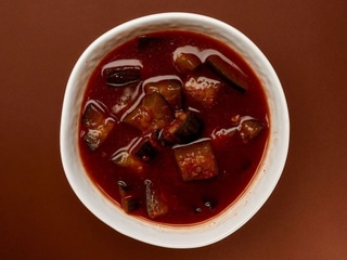 Битий огірок в банці 