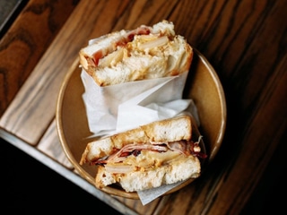 Сендвіч з беконом та кімчі 