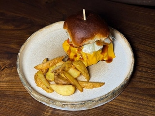 Бургер з яловичим ребром BBQ