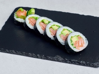 Futomaki Łosoś 6 szt.