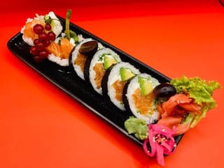 Futomaki Salmon Philadelphia