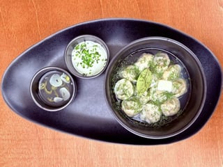 Pelmeni com carne de peru
