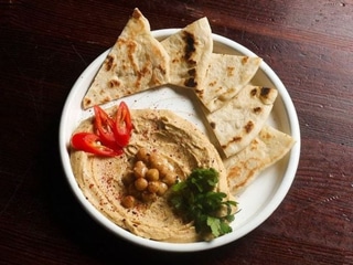 Хумус з пітою