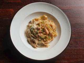 Паста з лососем та вяленими томатами