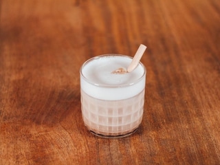 Ledové dirty chai latte
