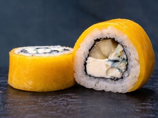 Cheddar s modrým sýrem
