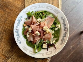 Салат з шовдарем та блакитним сиром