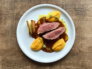 Качине філе з гарбузовим пюре