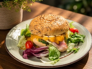 Burger śniadaniowy