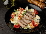 Салат Цезар з куркою гриль