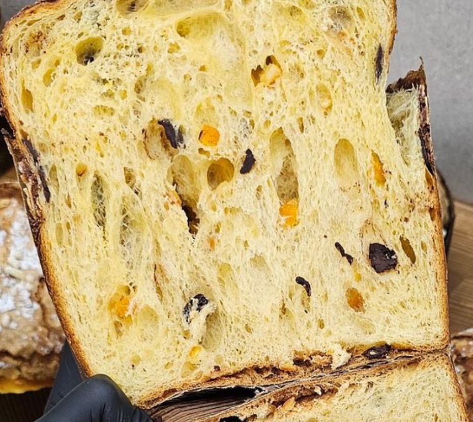 Середній різдвяний панеттоне з італійськими цукатами та бельгійським шоколадом