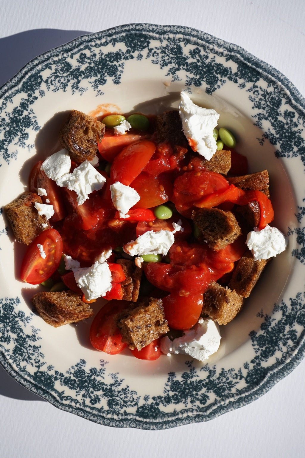 Овочевий салат з томатним соусом