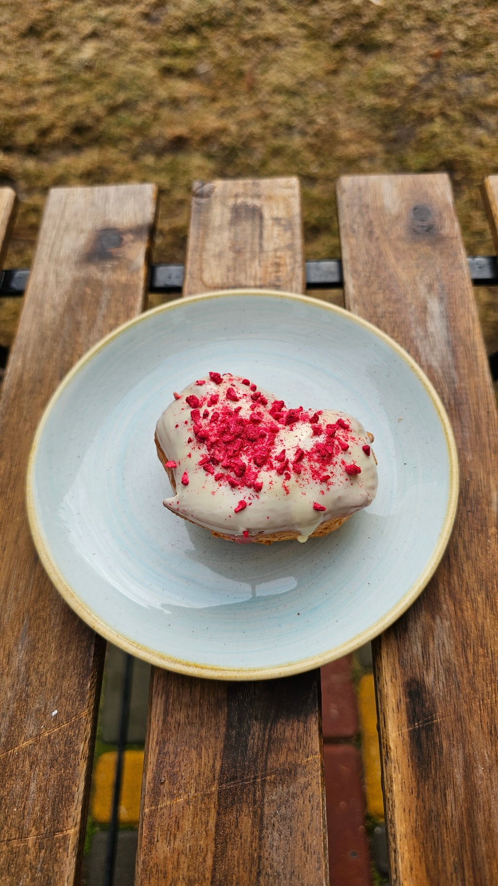 Заварне біле серденько з сублімованою малиною