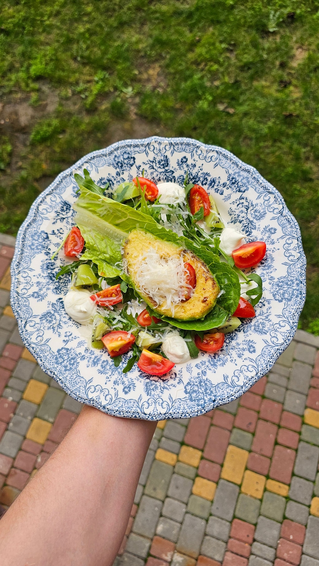 Салат з королівським авокадо